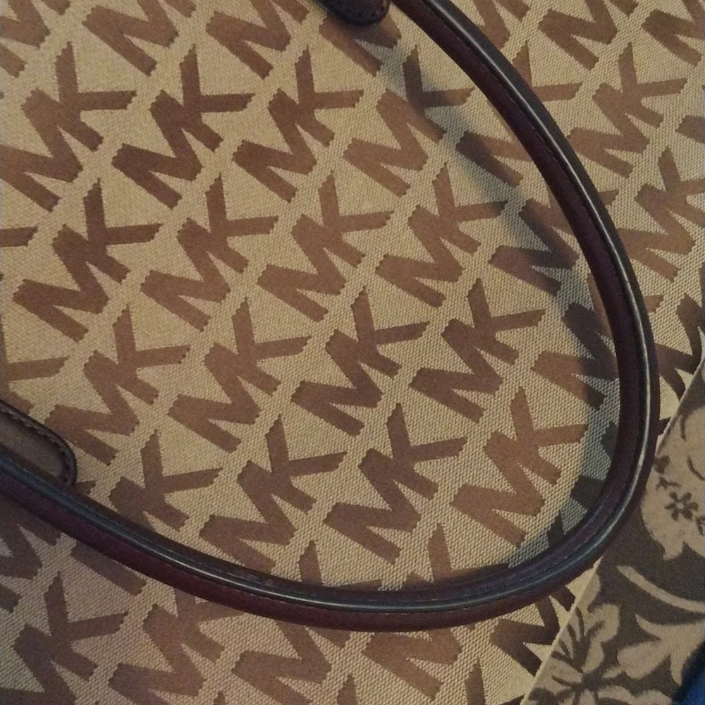 Michael Kors Bag - Picture 9 of 9